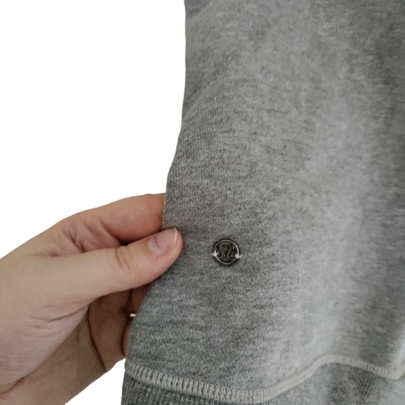 RARE lululemon versa vest SZ 6 Grey ZipUp Moto Style Sweater Vest Activewear - Picture 6 of 11